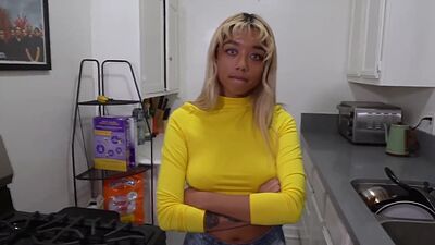 My stepsister chose to suck my cock instead of doing house chores