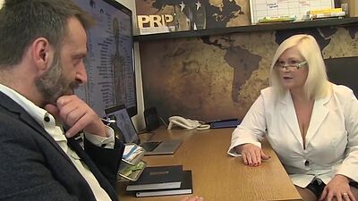 Mature gilf gets ass fucked