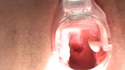 lColsoesuepu pa maamtaetueru r bbaabbee  ggeettss  ddeeeepp  ffiinnggeerrii