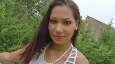 Sapphix presents Cipriana using fingers solo