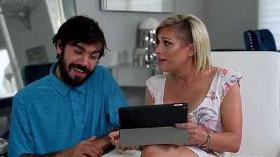 Stepmom Kyla got her pussy licked by her loving and comforting stepson