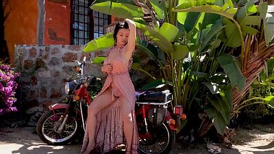 Big tits Asian teen Viviane Leigh showing perfect body after hot striptease