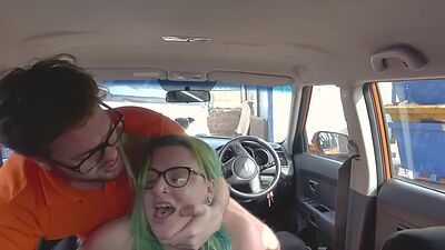 Bigass curvy BJ chick fucked in car by driving tutor