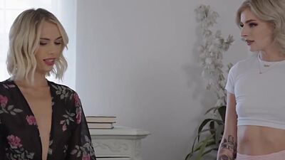 Lesbian teens Hayley Winters and Sky Pierce pussy licking massage