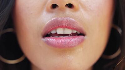 Petite Asian teen shows stunning body but put perfect ass in the first plan