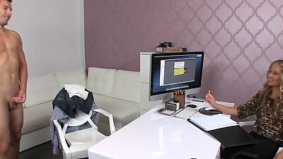 Amateur guy has failed casting with female agent