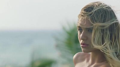 New hot tourist with big boobs Alexandra Tyler arrived in a appartment