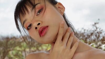 Thai model beauty Sowan gets together with Playboy in a hot tub