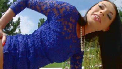 Leyla Peachbloom rides cock outside as it slides right up her tight ass then eats cum