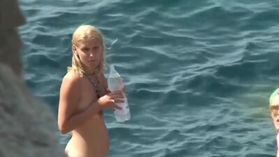 Real amateurs, Group sex outdoors