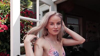 Sexy blonde teen Roxy Shaw reveals natural body after posing in the garden