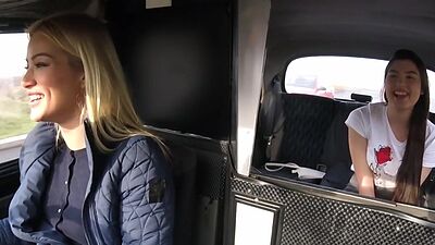 Cab driver les babe enjoys licking and toying with customer