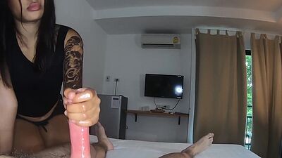 Big cock best friend enjoyed perfect handjob by horny big ass Asian teen