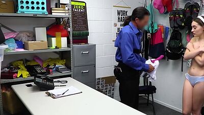 Sera Ryder curious little thief who wants to explore