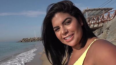 Bigass n bigtits POV babe public fucked outdoor on beach