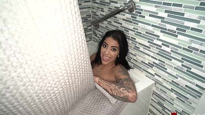 Stepsiblings having a great time during their step fam reunion