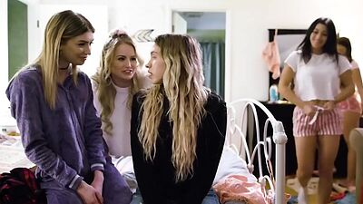 Erotic babe lesbians enjoy passionate licking after kissing