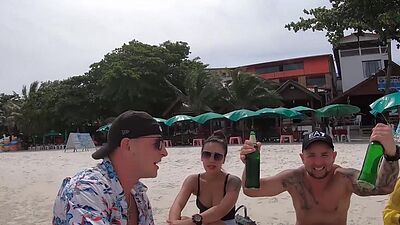 Cock sucker girlfriend gave me a perfect blowjob after she posed naked