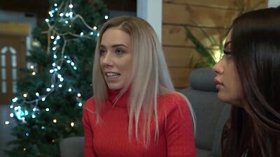 Xmas FFM teens pussylicked and fucked by sucked dude in 3way