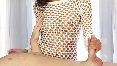 Naughty big ass MILF Chloe Amour massaged clients cock with her throat