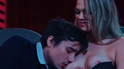 Petite small boobs gf is bored and sucks bfs dick in cinema