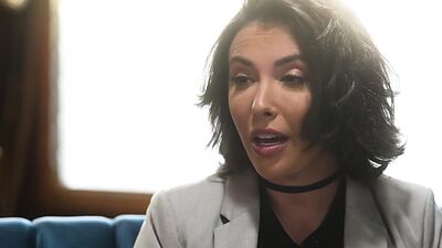 Shemale Jean Hollywood fucks babe milf shrink Casey Calvert