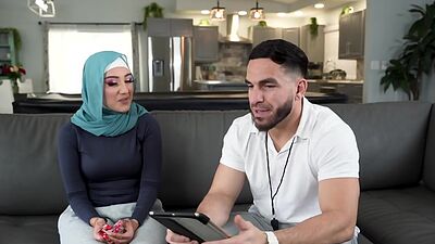 Peter Green's raging shaft tests Violet Gems' pussy