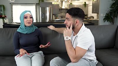 Peter Green's raging shaft tests Violet Gems' pussy