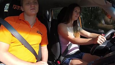 Babe public fucked n licked outdoor in car by driving tutor