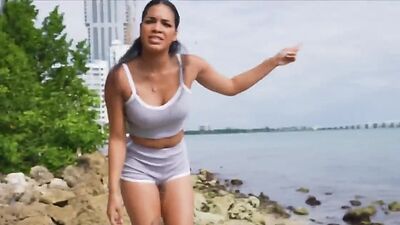 Stranded ebony on the beach wants to get dicked