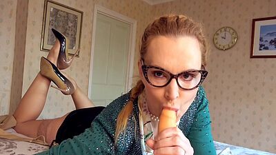 Nephew Getting Blowjob From Sexy Auntie