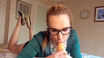 Nephew Getting Blowjob From Sexy Auntie