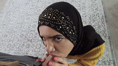 Stepbrother fucks his stepsister in hijab Naudi Nala