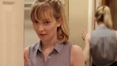 Betty locks Veronica in a sauna to buy some time then uses her creamy pussy to seduce Archie fresh from the shower