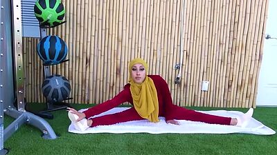 Kira gets intimate with her personal trainer Nicky