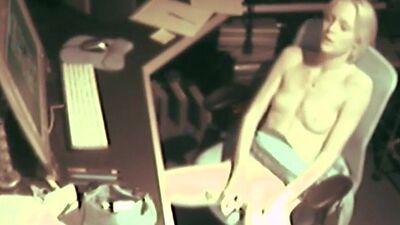 Solo spy cam slut masturbates