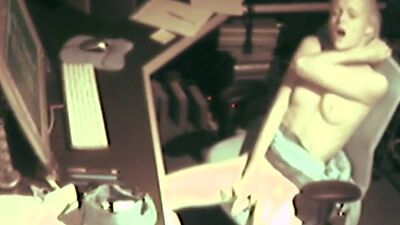 Solo spy cam slut masturbates