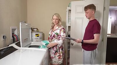 Charlotte motivates Jimmy by sucking his cock