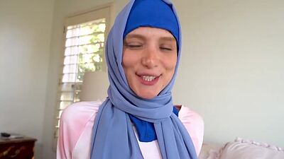 Donnie wants to have a naughty adventure with Izzy