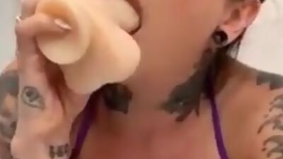 Joanna Angel Fucks her Ass and Squirts all over her Phone