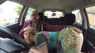 Bigass slut fucked outdoor in car by instructor in public