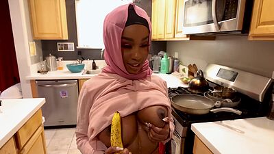 Stud lets Lily Starfire taste his big rod and she gives him a tit fuck too