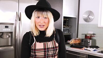 Stepbrother whips out his cock and Jessie Saints finally taste it