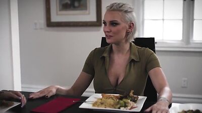 Kenzie deals with Johnny to have sex for Bella's sake