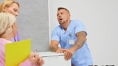 Bigass and bigboobs nurse fucked by deepthroated colleague