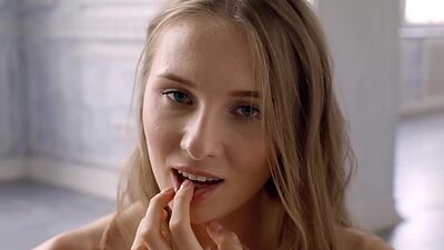 Cute and sexy blonde teen posed in lingerie and exposed her stunning booty