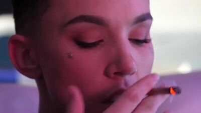 Inked gender fluid strapon fucks babe before pussyeating