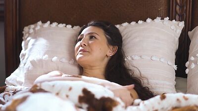 Babe Liz Jordan Seduces her Nurse Spencer Bradley