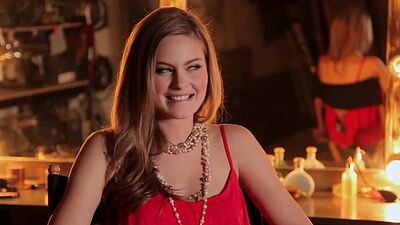 Busty teen model posed in hot lingerie and revealed perfect natural body