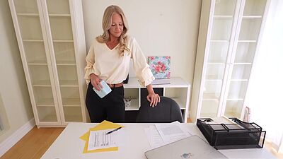 Nana Alexis Malone giving Mike Coxlong a lovely handjob